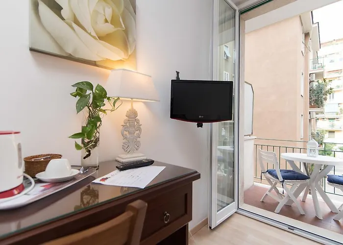 Le Rose Bed & Breakfast *